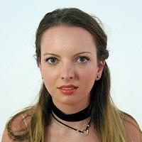 oana pelea  passport style picture